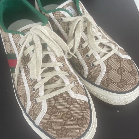 Selling MEN'S GG GUCCI TENNIS 1977 SNEAKER - Picture 1 of 3